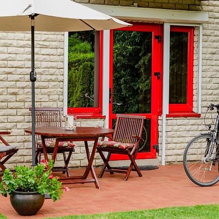 Family Inn Cottage With Terrace Palanga Bagian luar foto