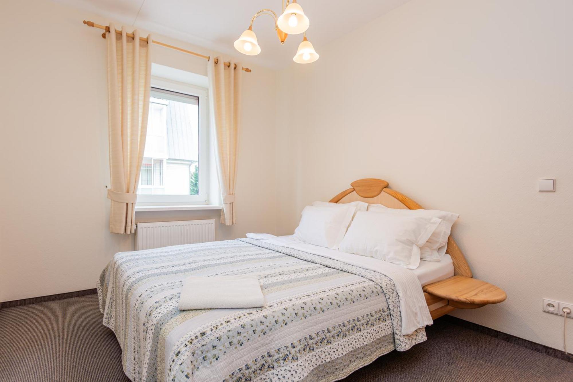 Family Inn Cottage With Terrace Palanga Bagian luar foto