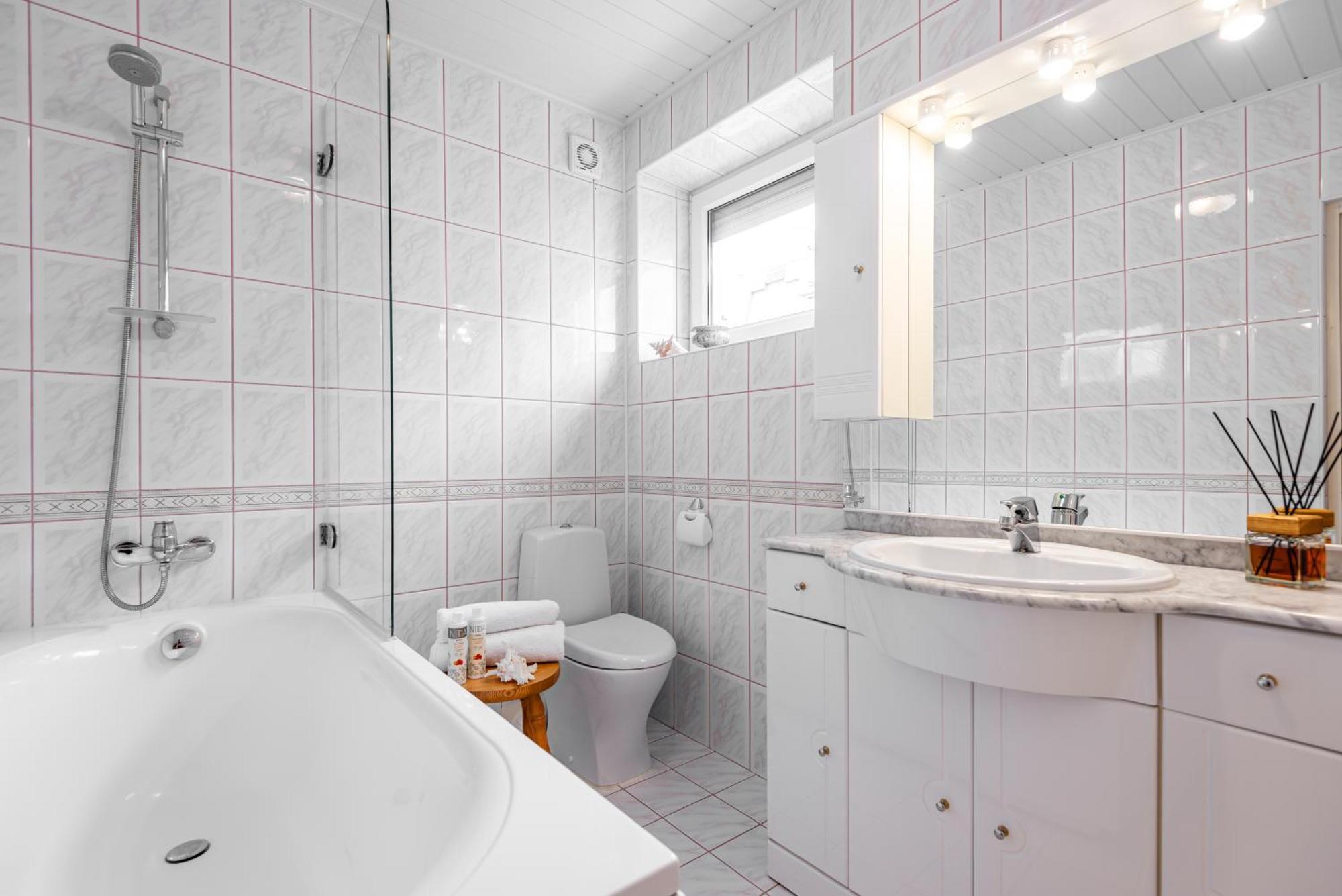 Family Inn Cottage With Terrace Palanga Bagian luar foto