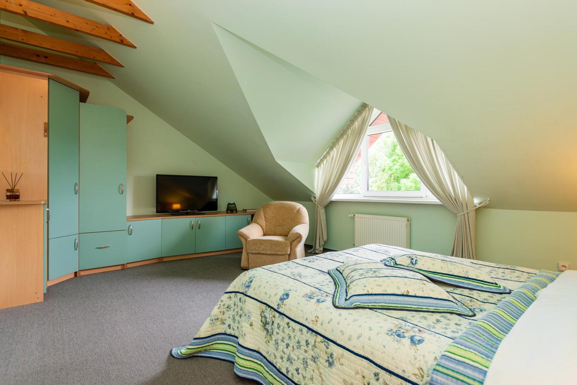 Family Inn Cottage With Terrace Palanga Bagian luar foto