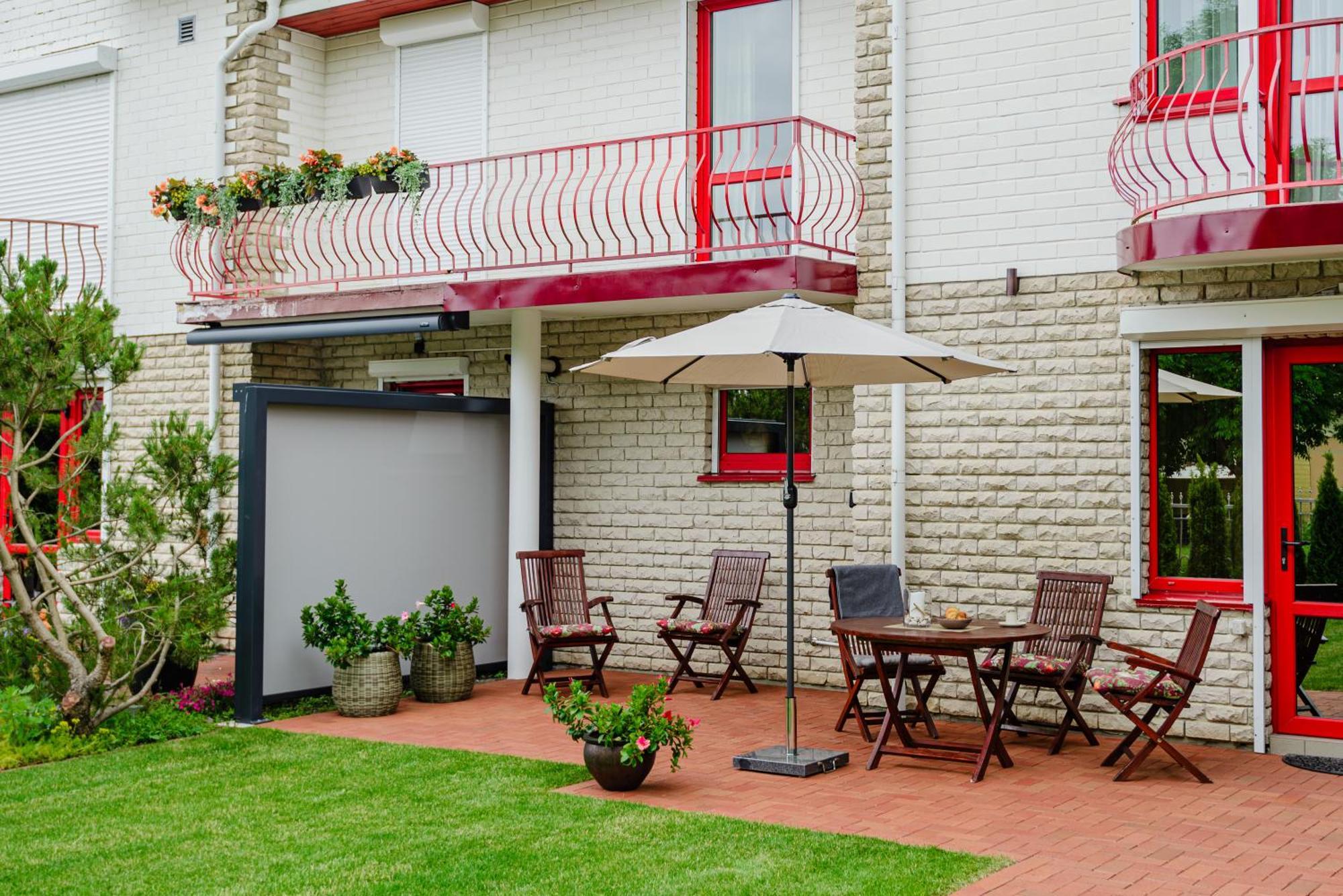 Family Inn Cottage With Terrace Palanga Bagian luar foto
